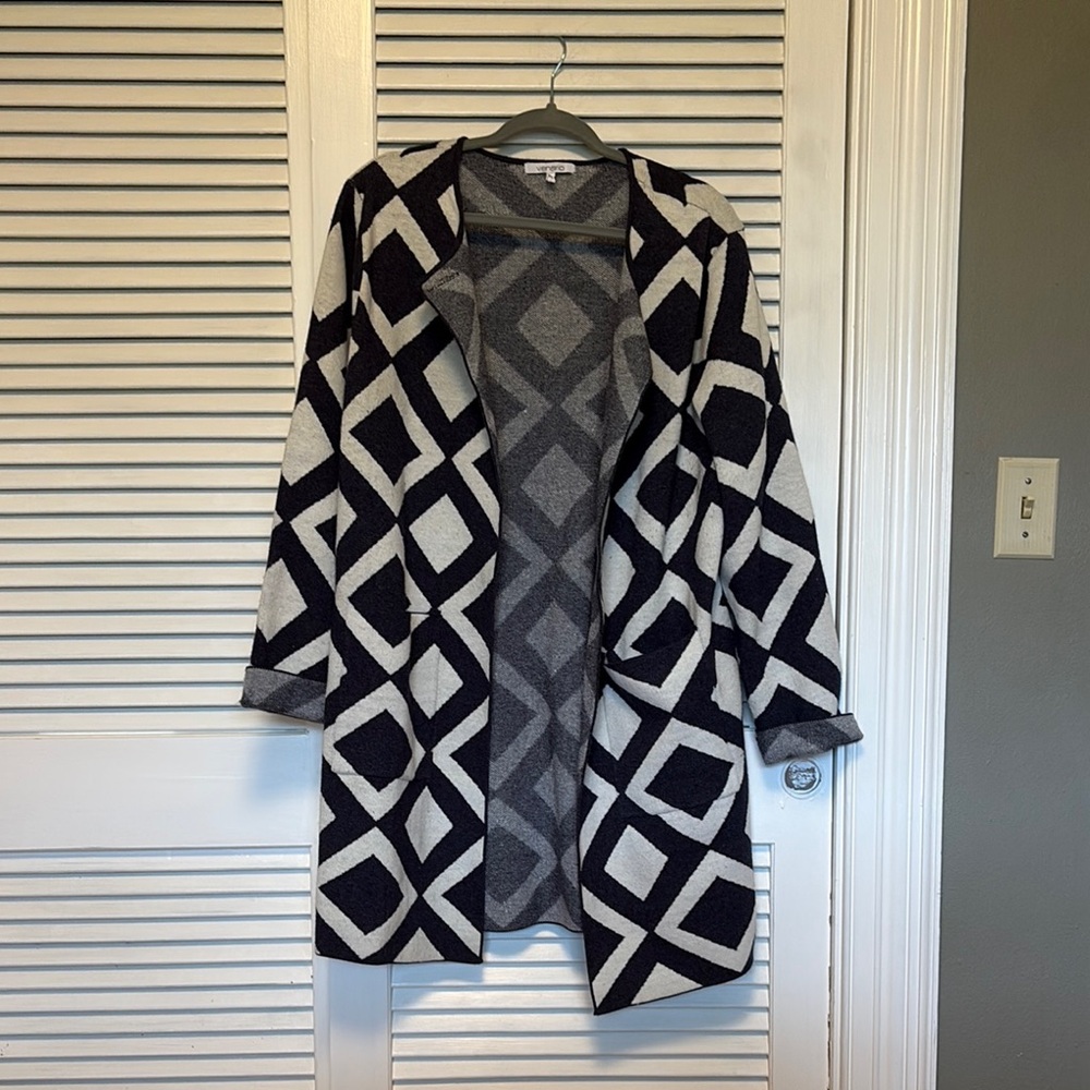 Black and Gray Geometric Knit Cardigan
